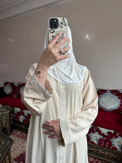 Abaya HUDBA – Broderie Raffinée | Tissu Premium
